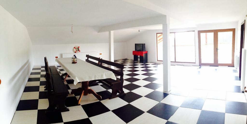 Отель Casa Renti Новач-Стрэйни Экстерьер фото