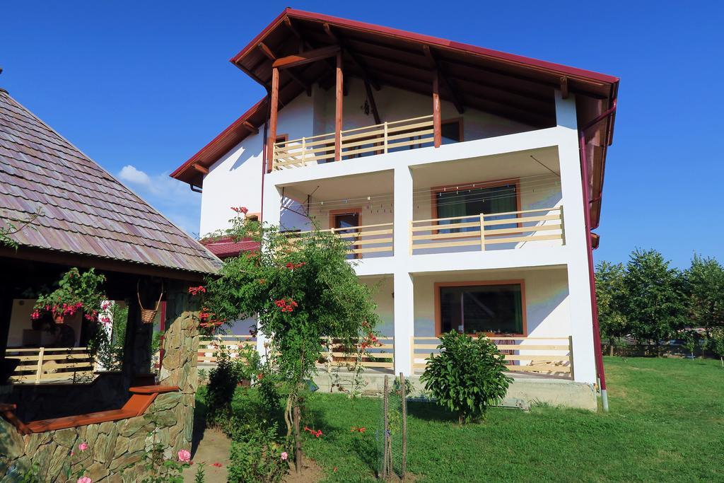 Отель Casa Renti Новач-Стрэйни Экстерьер фото